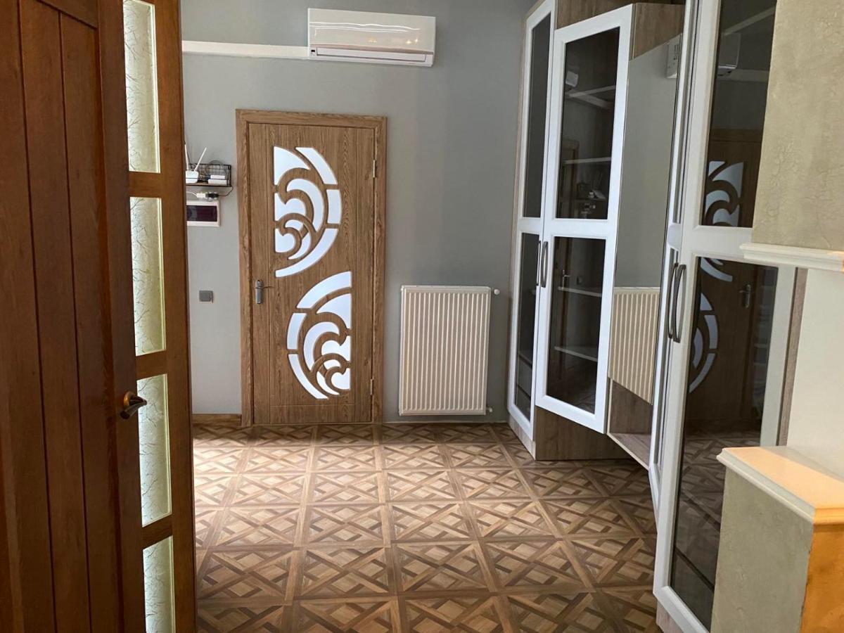 Apartment On Balabana Street 리비프 외부 사진